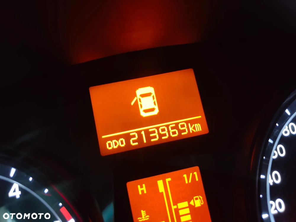 Toyota Avensis - 16