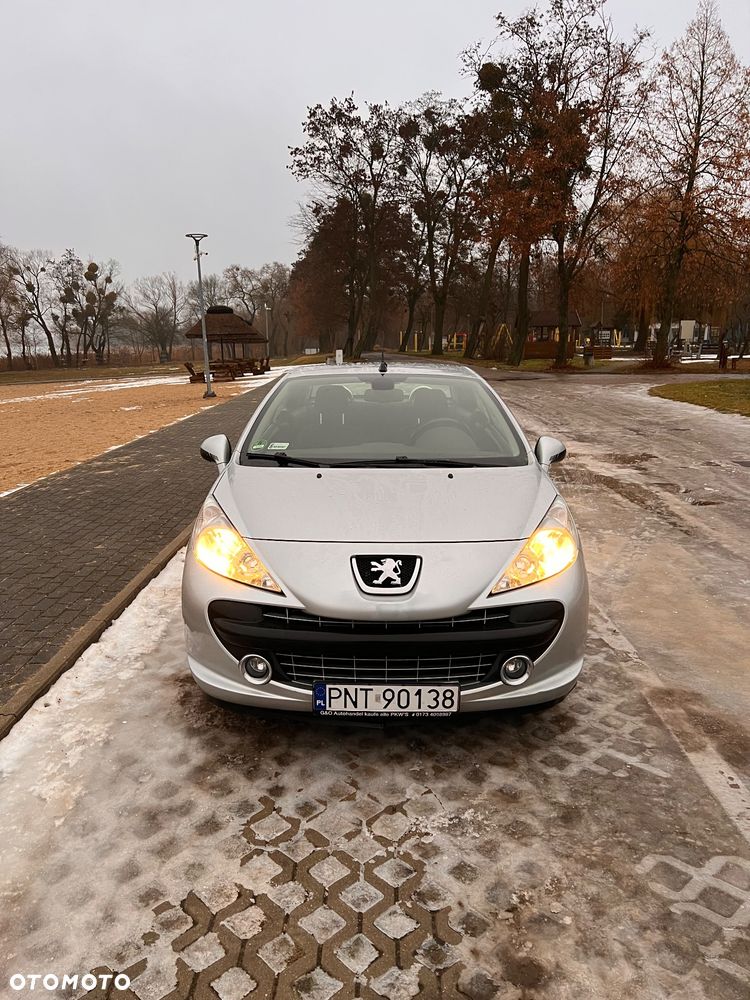 Peugeot 207 CC 1.6 Intense - 10