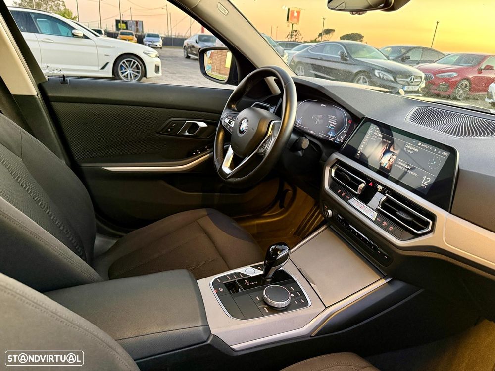 BMW 330 e Auto - 11