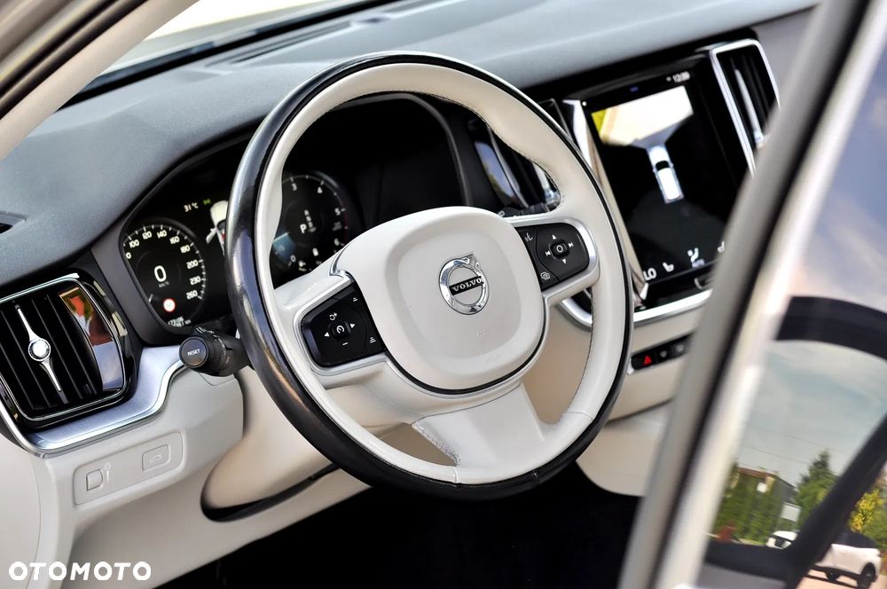 Volvo V60 B4 D Geartronic Momentum - 23