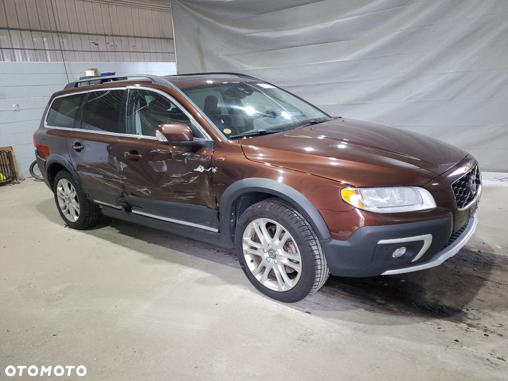 Volvo XC 70 - 4