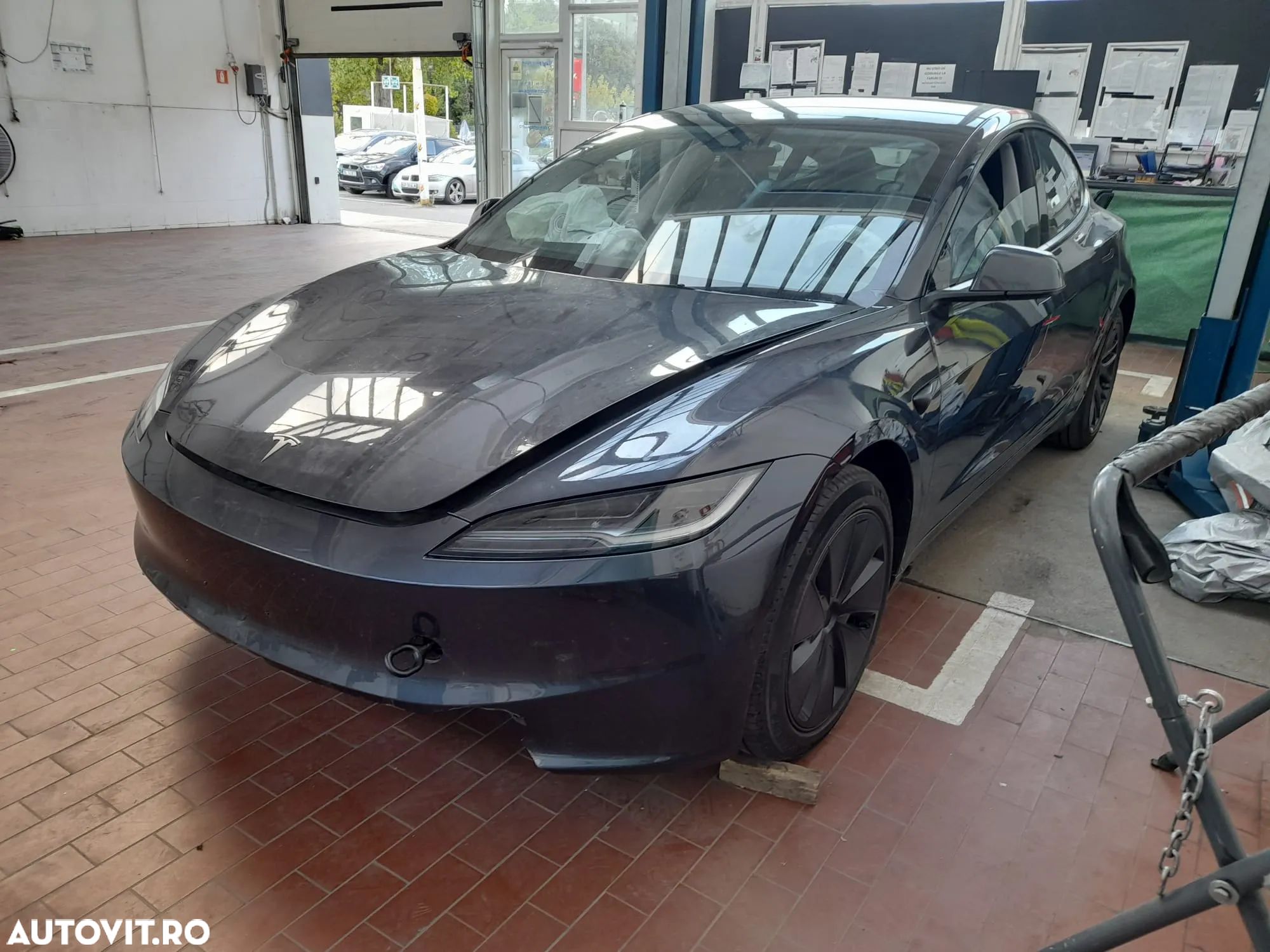 Tesla Model 3 AWD Long Range - 1