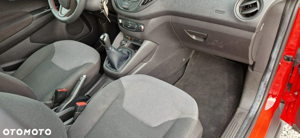 Ford Tourneo Courier - 21