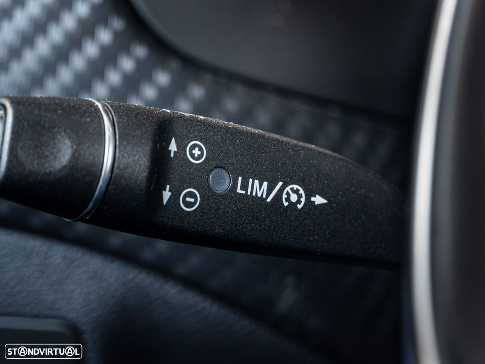 Mercedes-Benz A 180 d AMG Line - 12