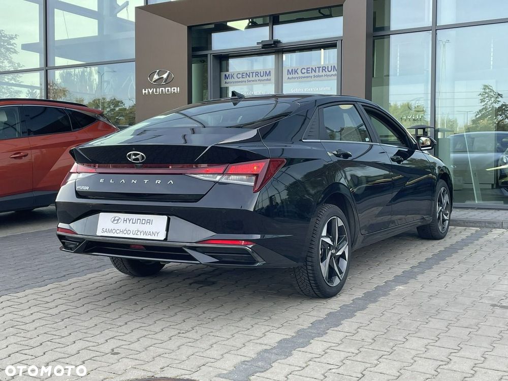 Hyundai Elantra - 8
