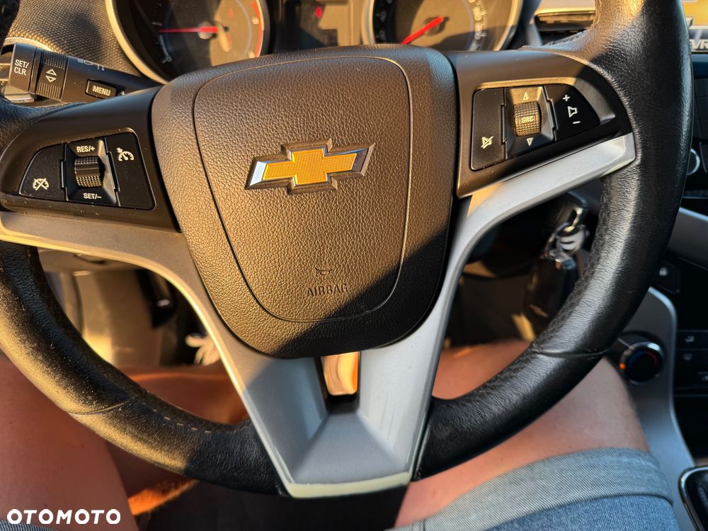 Chevrolet Cruze - 15