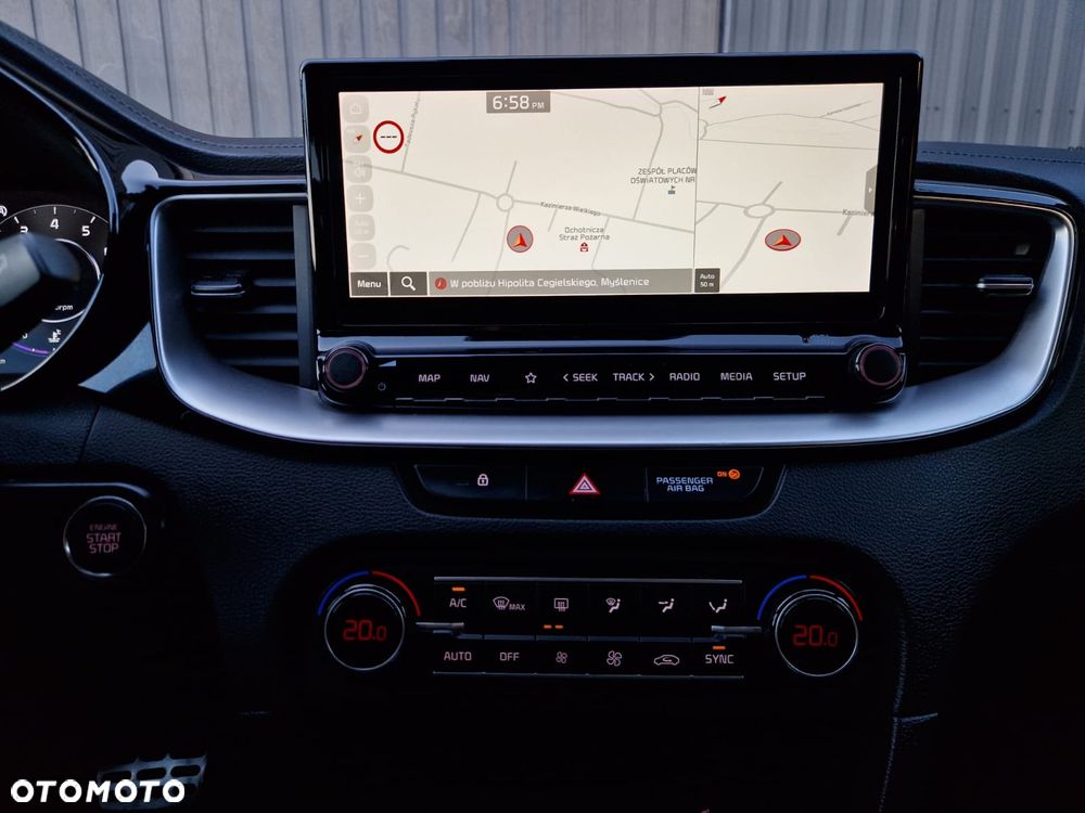 Kia XCeed - 24