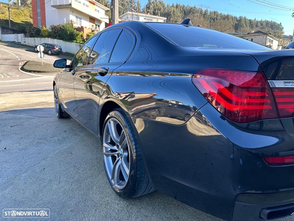 BMW 750 d xDrive Pack M - 32