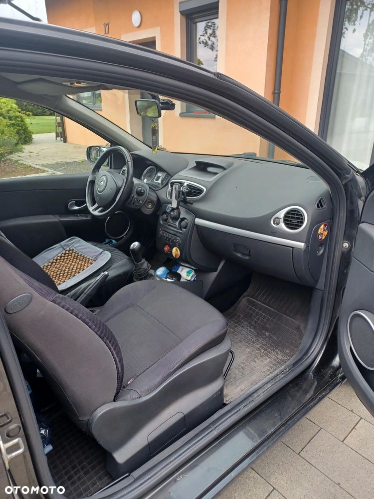 Renault Clio 1.2 16V Wind - 11