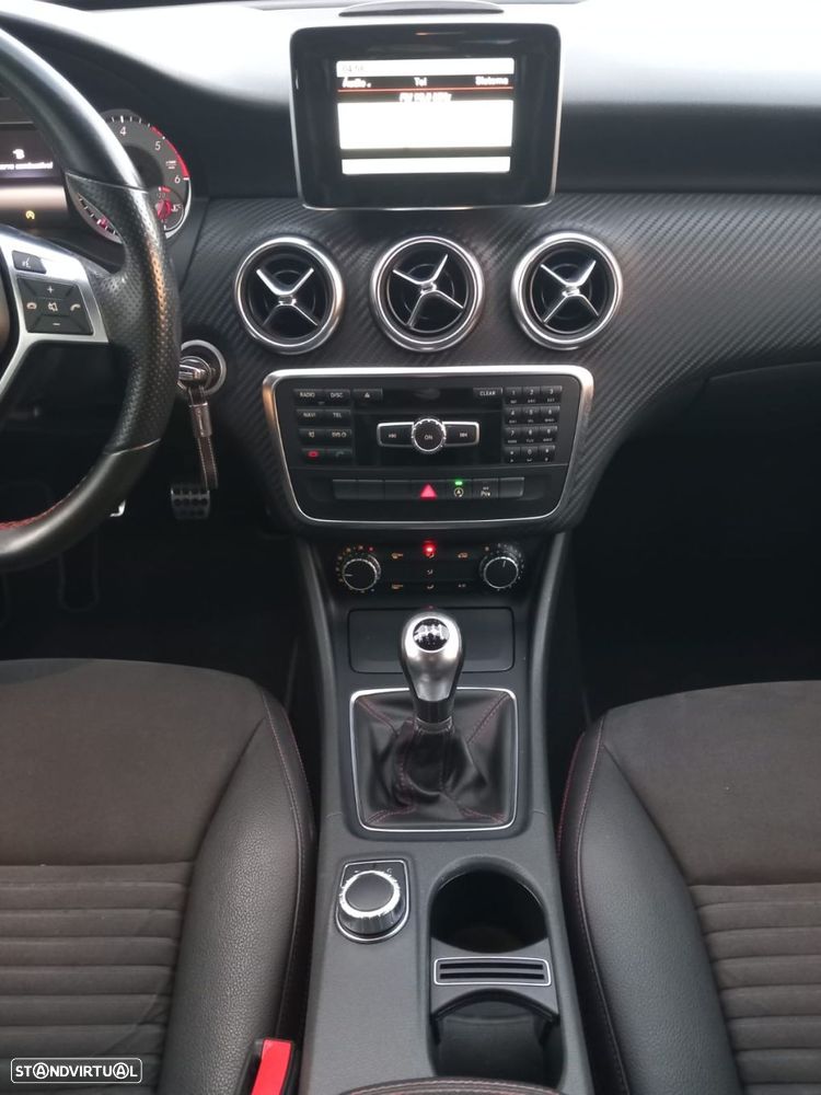 Mercedes-Benz A 180 d AMG Line - 15