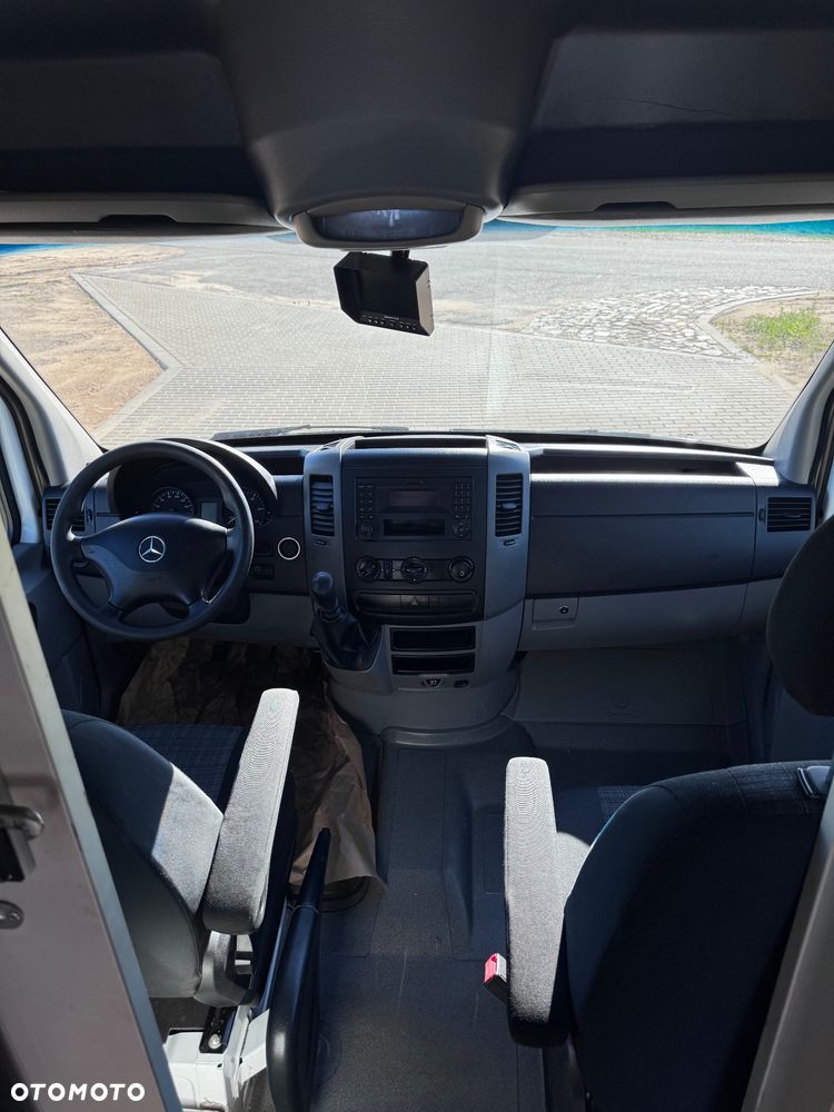 Mercedes-Benz Sprinter - 9