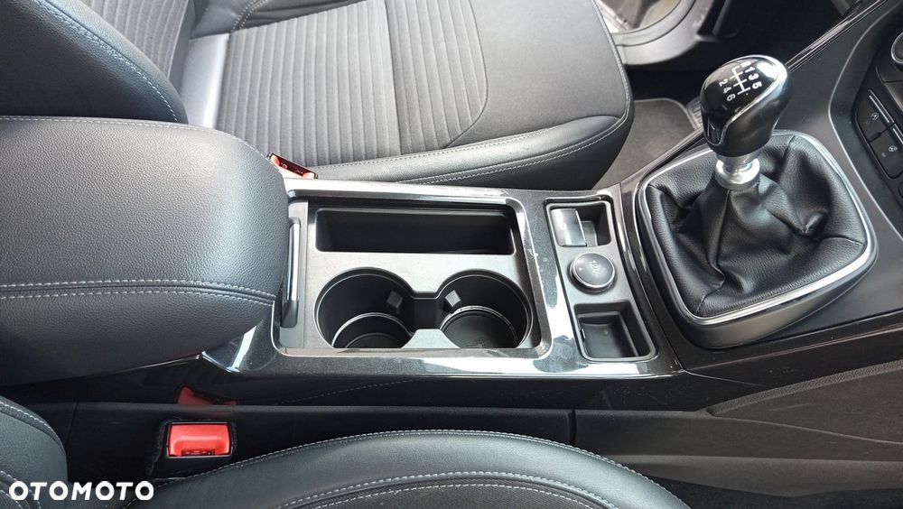 Ford Kuga 1.5 EcoBoost 2x4 ST-Line - 23