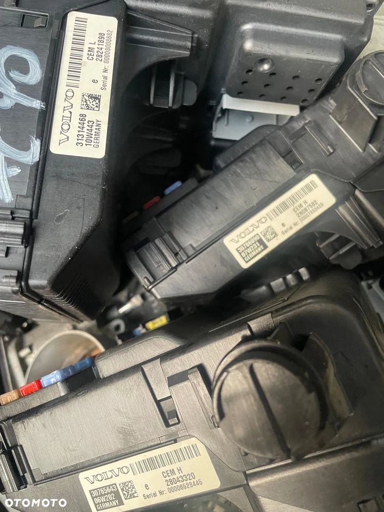 skrzynka bezpiecznikow ecm cem volvo xc90 31314468 - 2