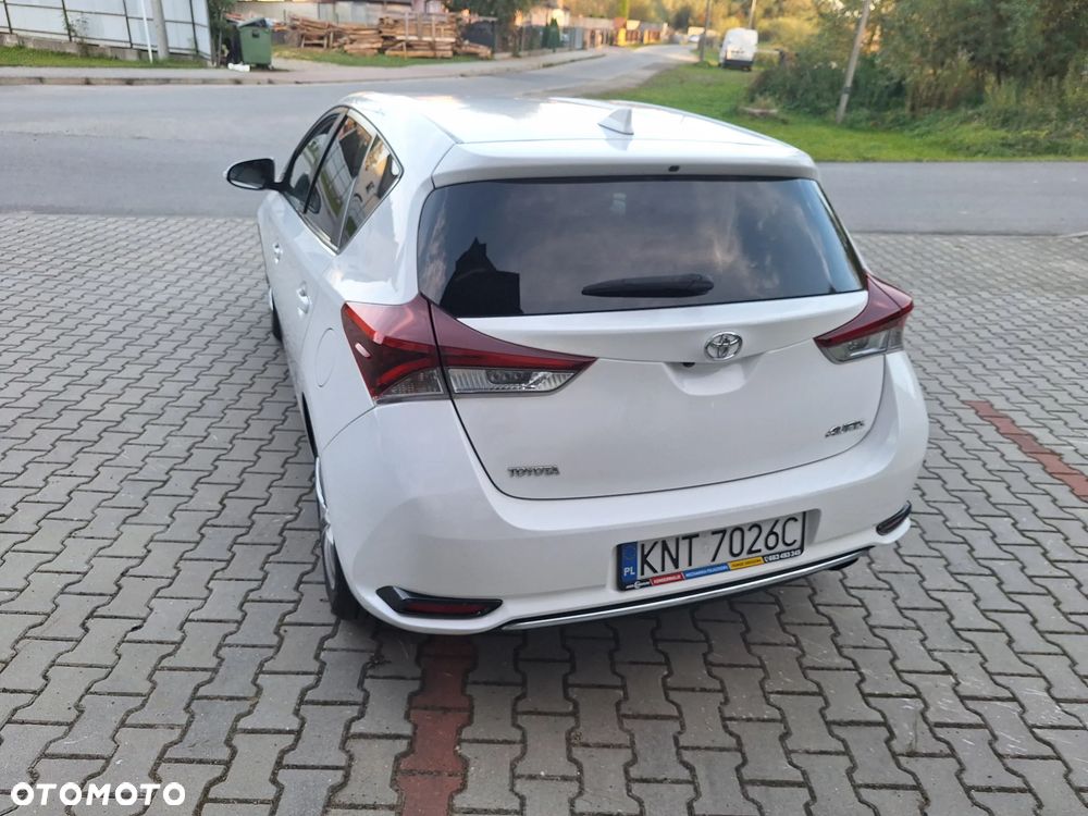 Toyota Auris - 11