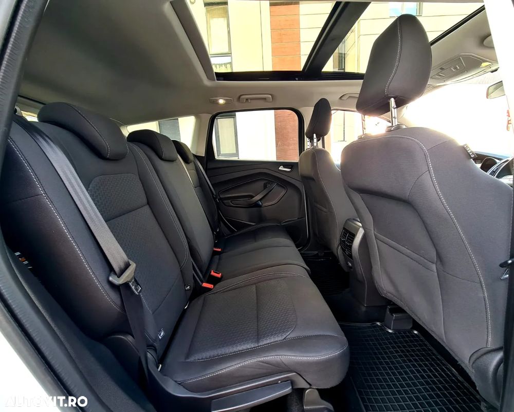 Ford Kuga - 10
