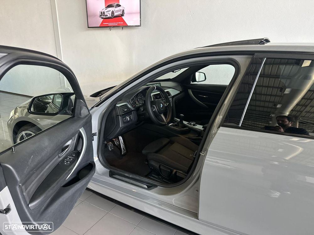 BMW 320 d Pack M - 37