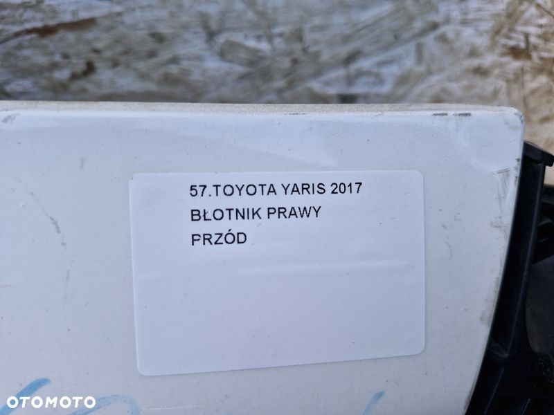 toyota yaris iii 3 błotnik prawy przód przedni - 2