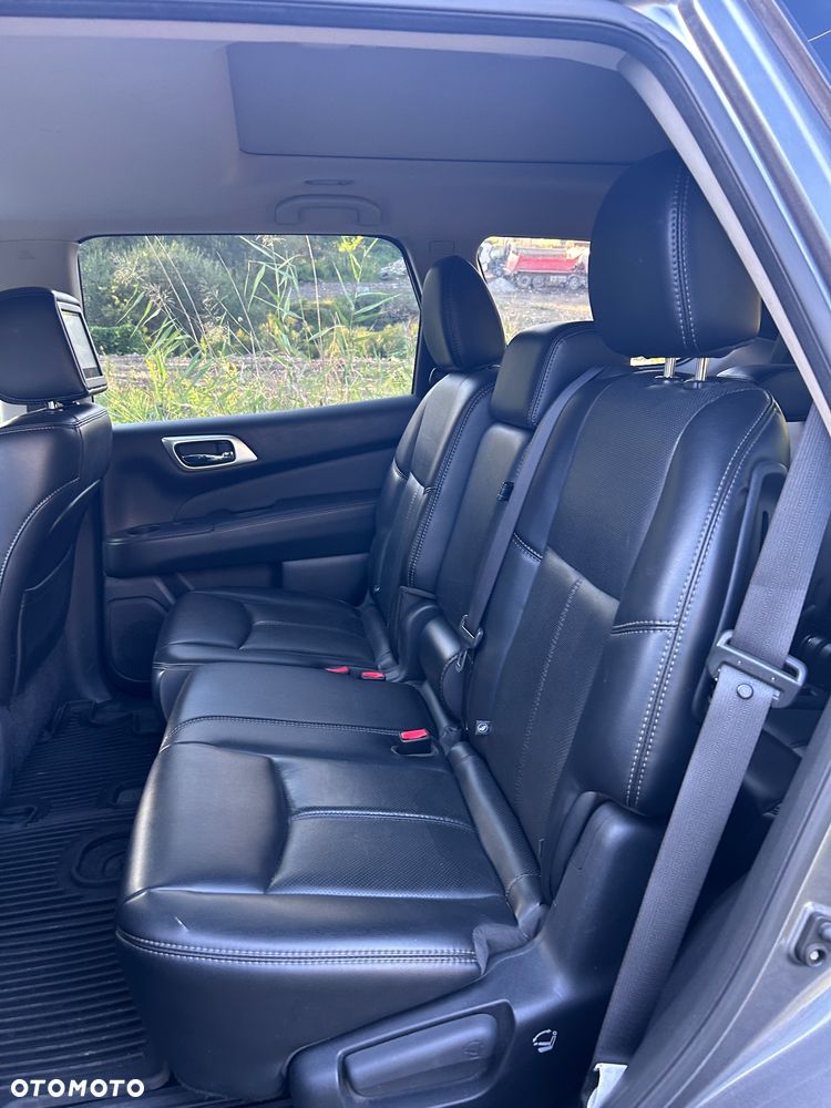 Nissan Pathfinder - 26