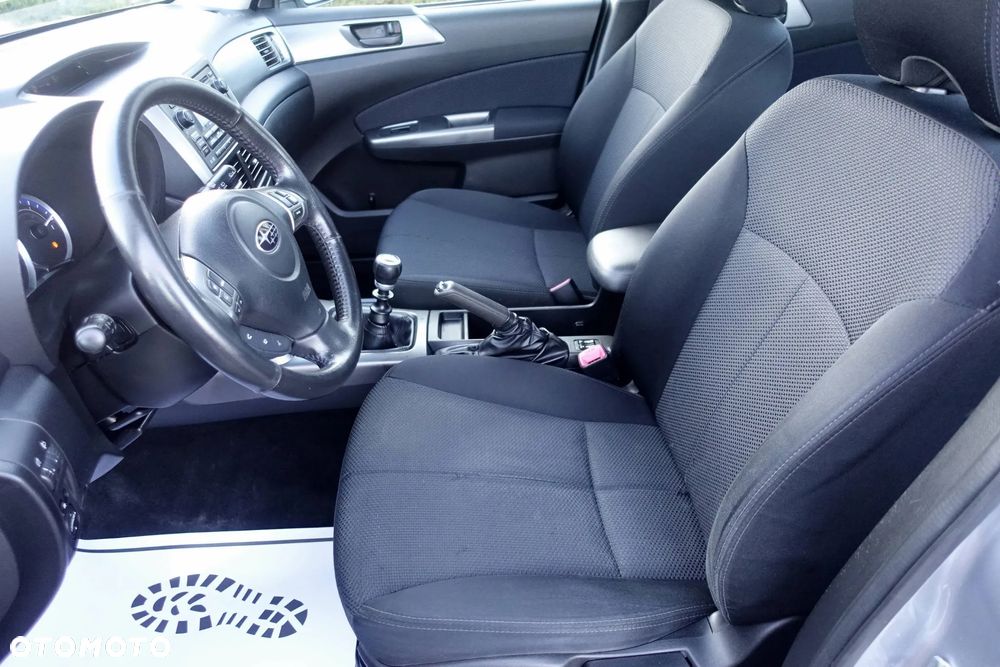Subaru Forester 2.0D Trend - 10