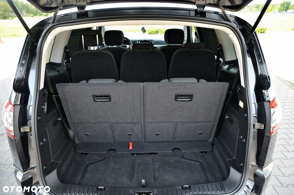 Ford S-Max - 13