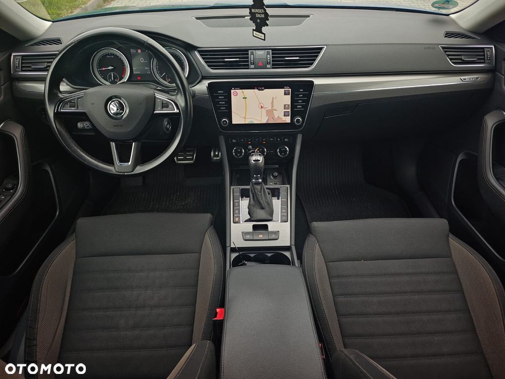 Skoda Superb 2.0 TDI 4x4 DSG Scout - 23