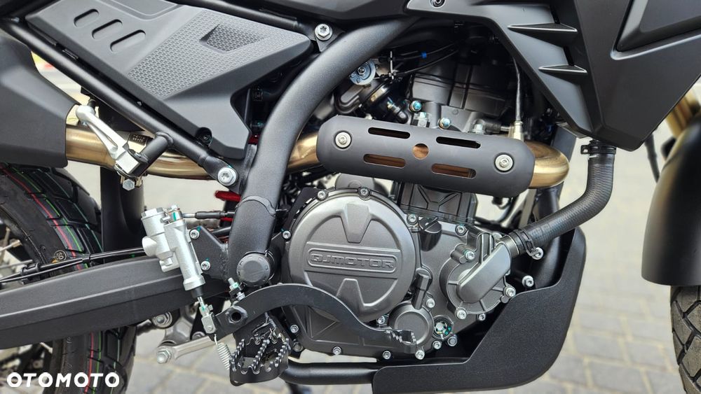 QJMOTOR SRT 300DX - 7