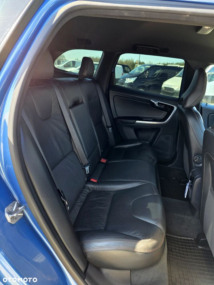 Volvo XC 60 D4 Geartronic Momentum - 27