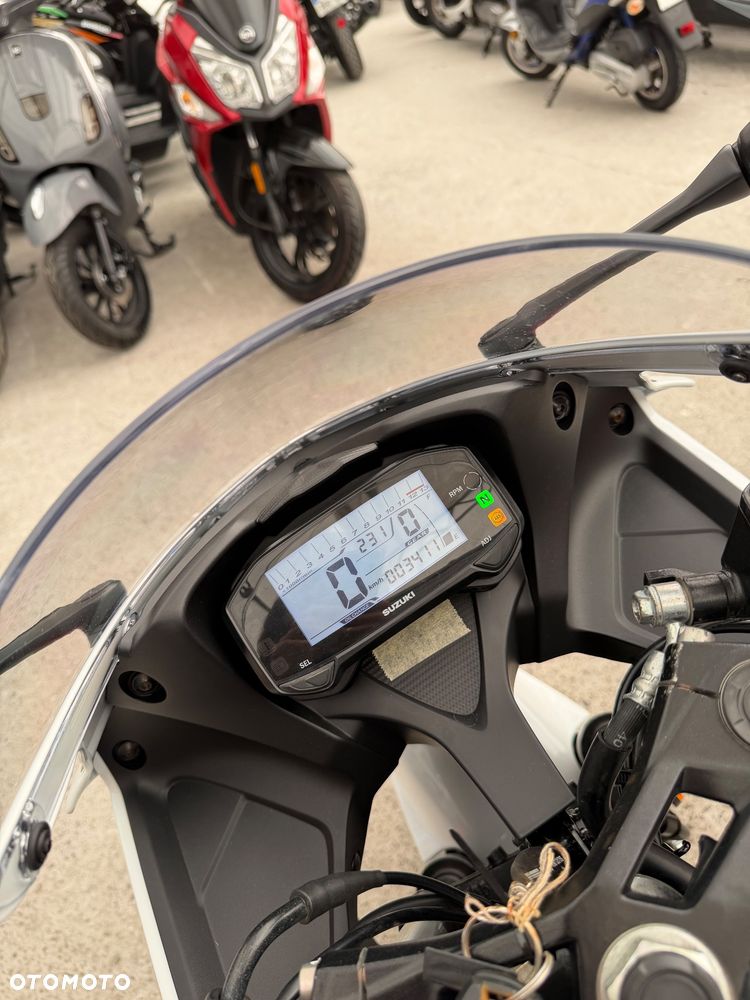 Suzuki GSX-R - 4