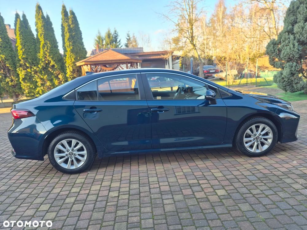 Toyota Corolla 1.8 Hybrid Executive - 16