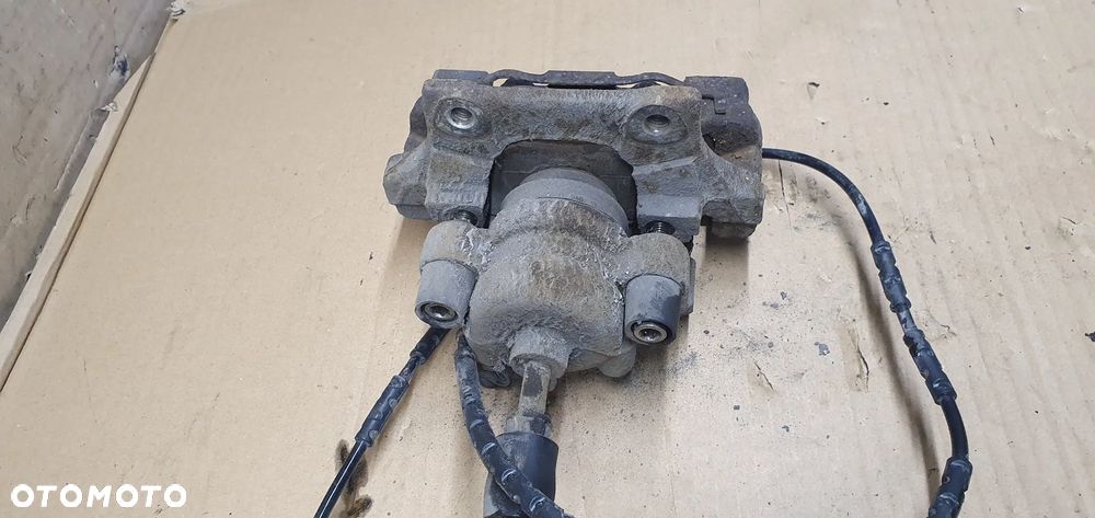 Zacisk hamulcowy prawy tył tylny BMW 1 E87 - 7