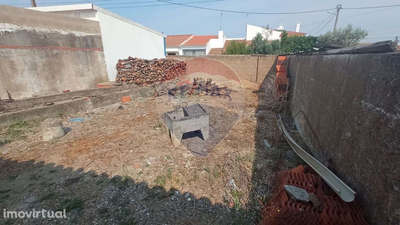 Moradia T2 para venda - Grande imagem: 2/9