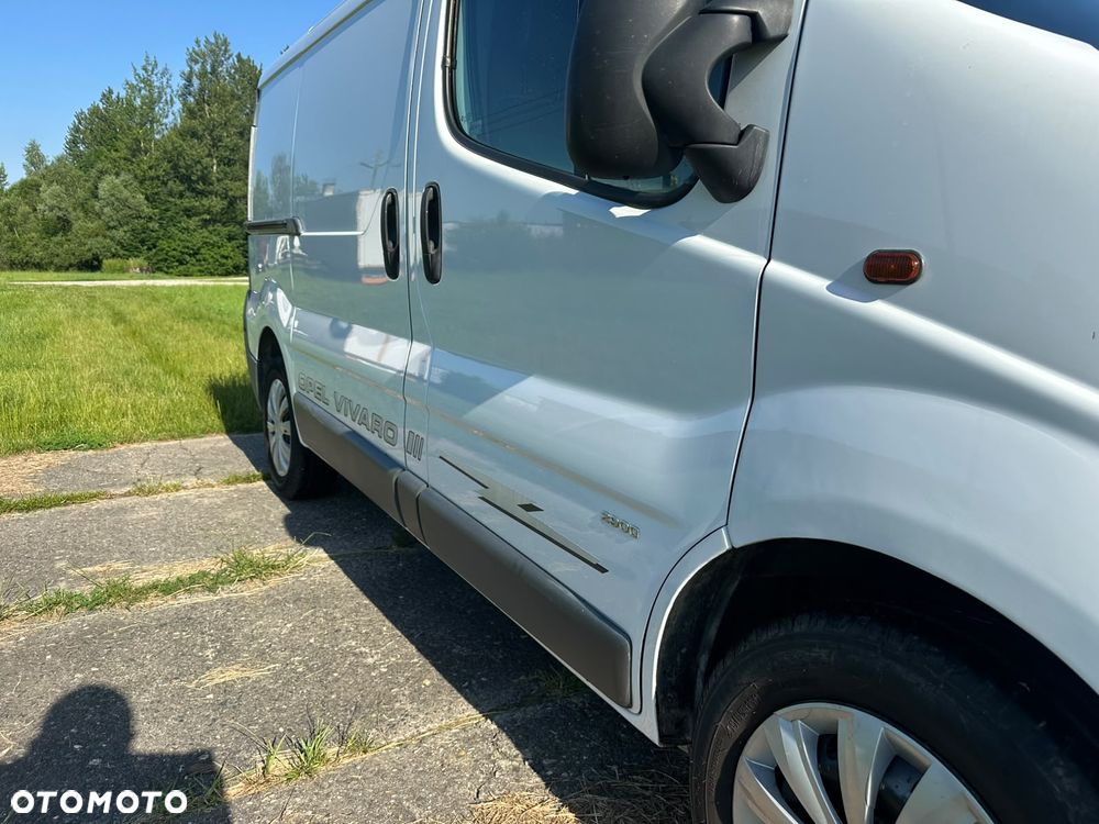 Opel Vivaro 2.5 diesel 145kM 2008 rok, automat, HAK, orginalny przebieg! BEZWYPADKOWY - 20