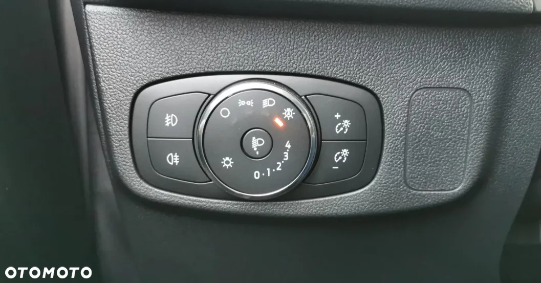 Ford Focus 1.0 EcoBoost Titanium X - 24