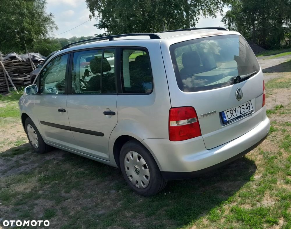 Volkswagen Touran 1.6 Basis - 4