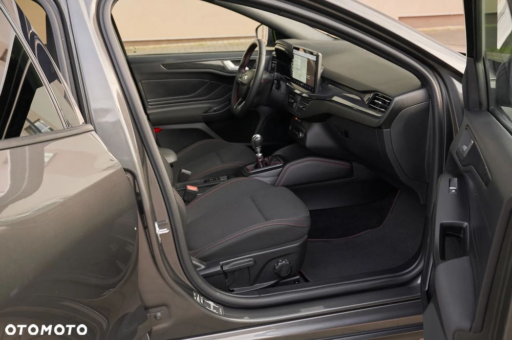 Ford Focus 1.5 EcoBlue Start-Stopp-System ST-LINE X - 28