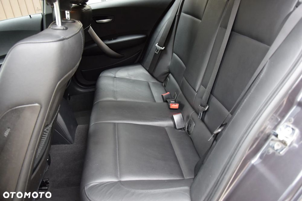 BMW Seria 1 - 25