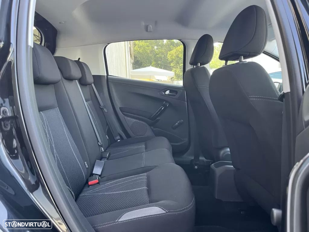 Peugeot 208 82 VTI Style - 31