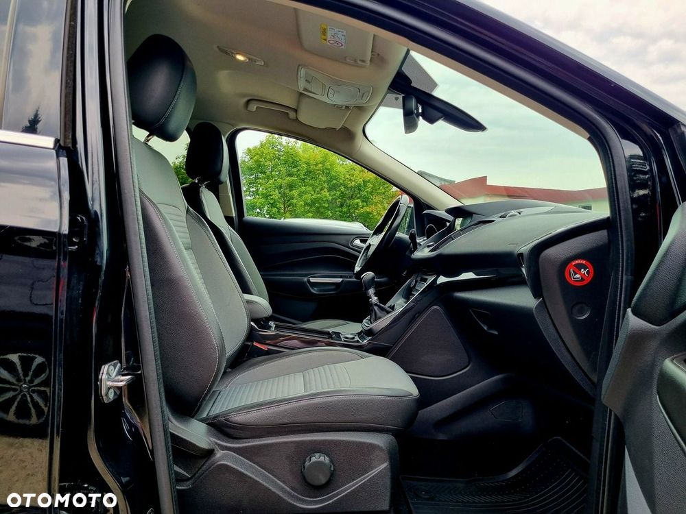 Ford Kuga 1.5 EcoBoost 2x4 Titanium - 11