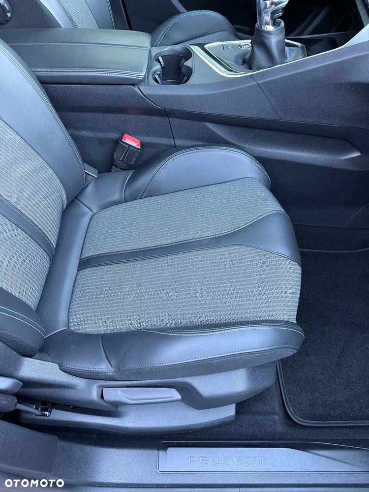 Peugeot 5008 - 21