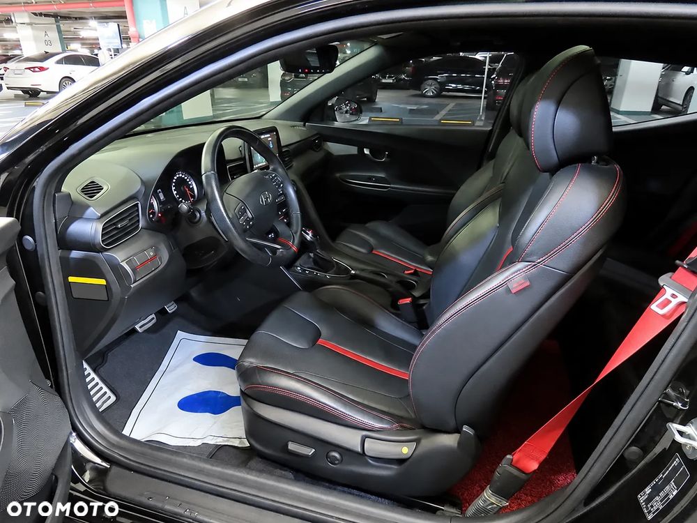 Hyundai Veloster - 6