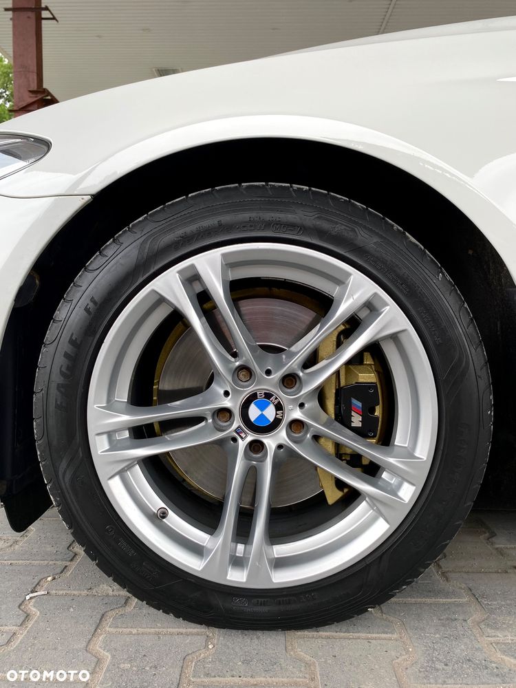 BMW Seria 5 530d xDrive - 14