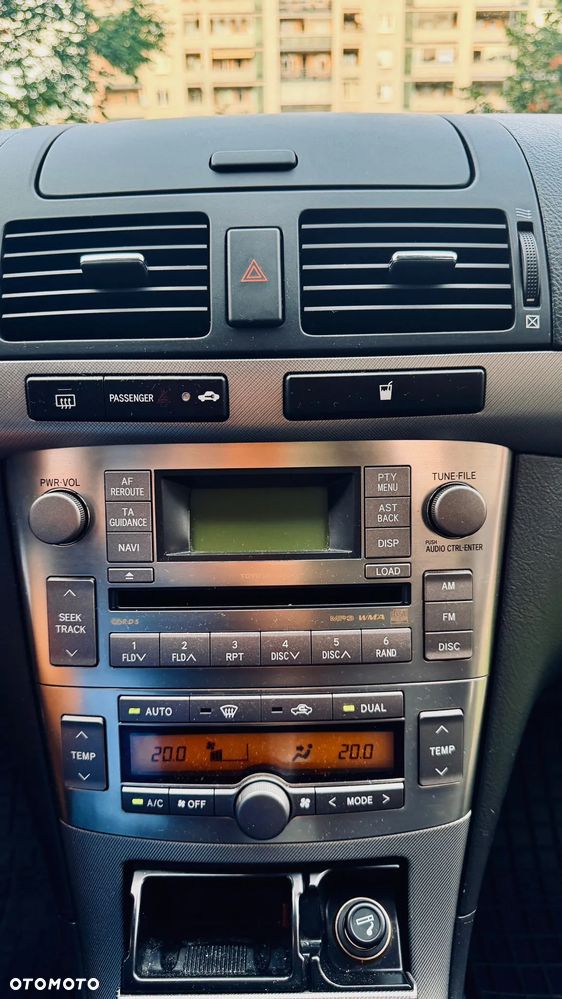 Toyota Avensis 1.8 VVT-i Sol - 18