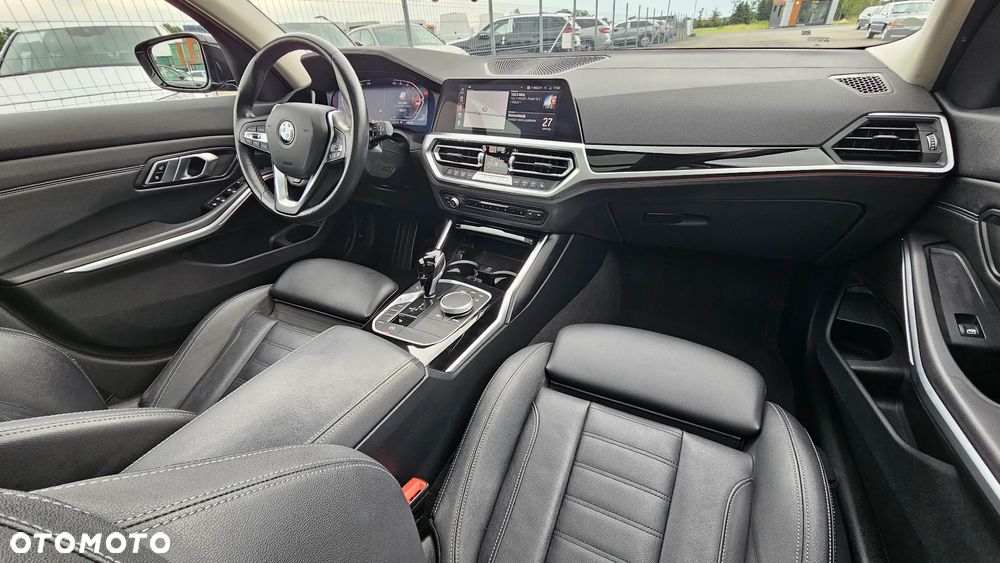 BMW Seria 3 320d xDrive Luxury Line - 24