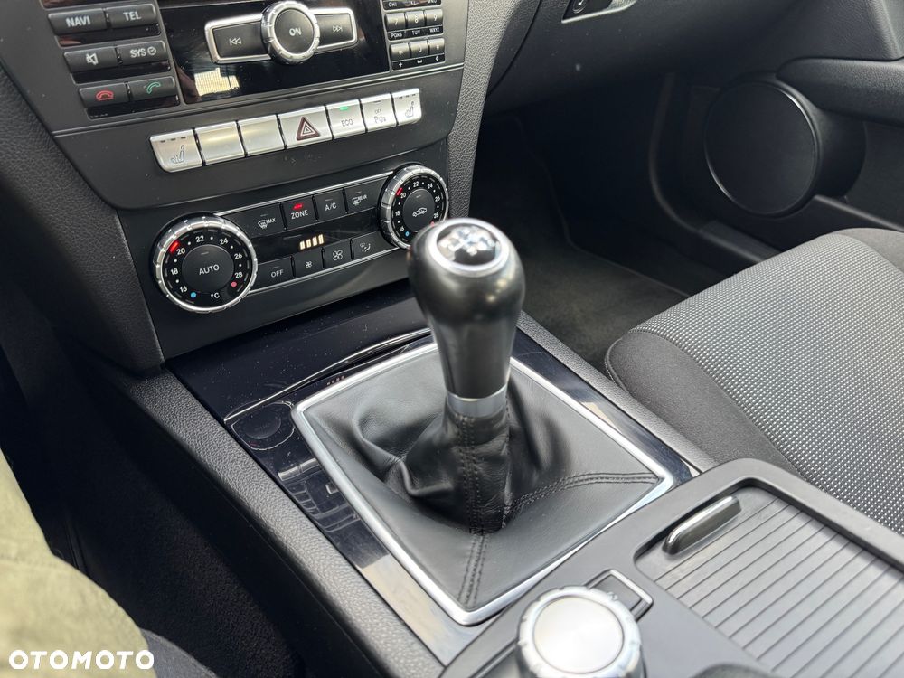 Mercedes-Benz Klasa C 200 CDI Edition - 14
