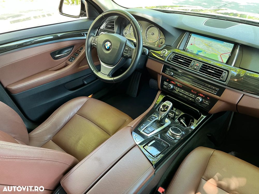 BMW Seria 5 525d xDrive Sport-Aut. Modern Line - 32