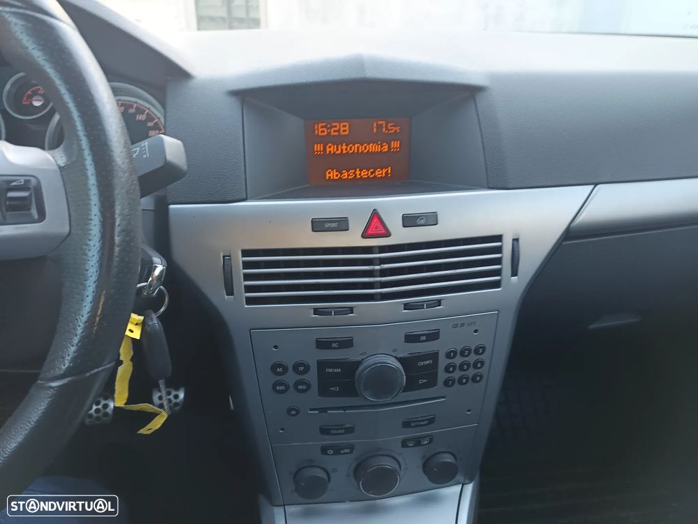 Opel Astra GTC 1.7 CDTI DPF Cosmo - 18