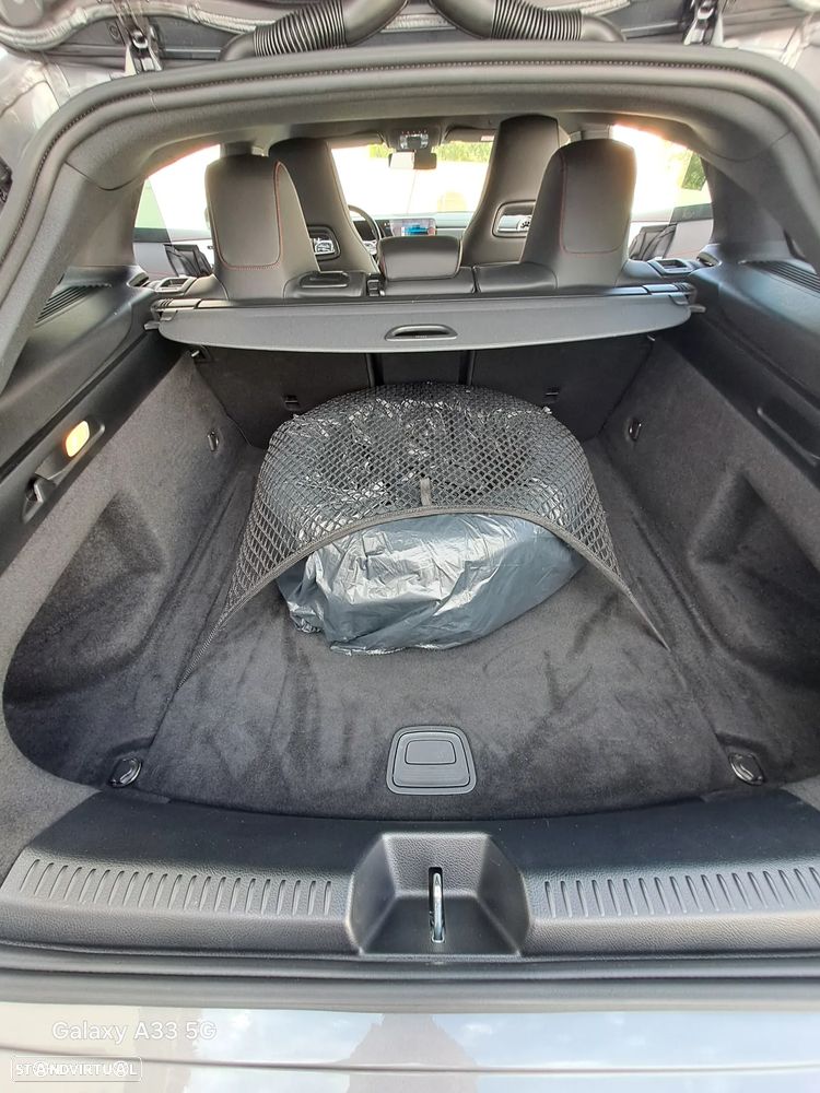 Mercedes-Benz CLA 200 d Shooting Brake AMG Line Aut. - 33