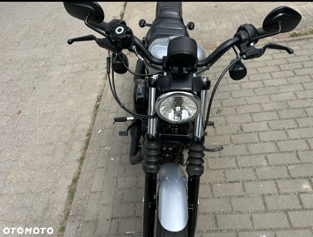 Harley-Davidson Sportster Iron 883 - 10