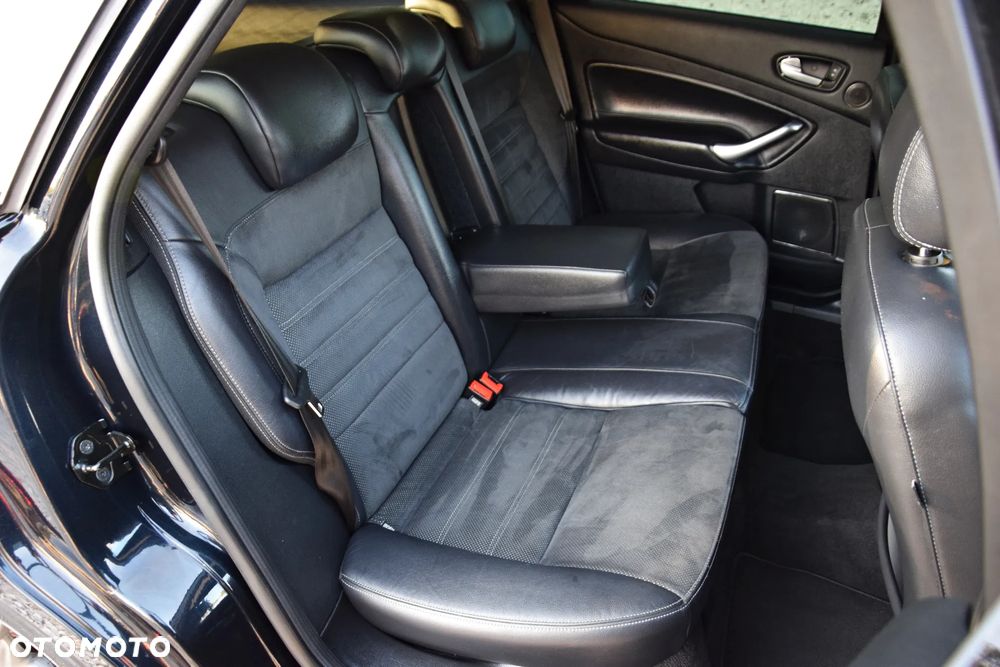 Ford Mondeo - 32