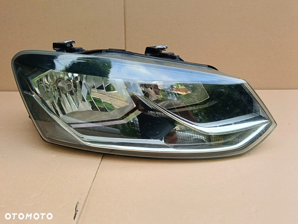 Lampa przednia prawa VW Polo V 5 lift oryg 6C1941006B